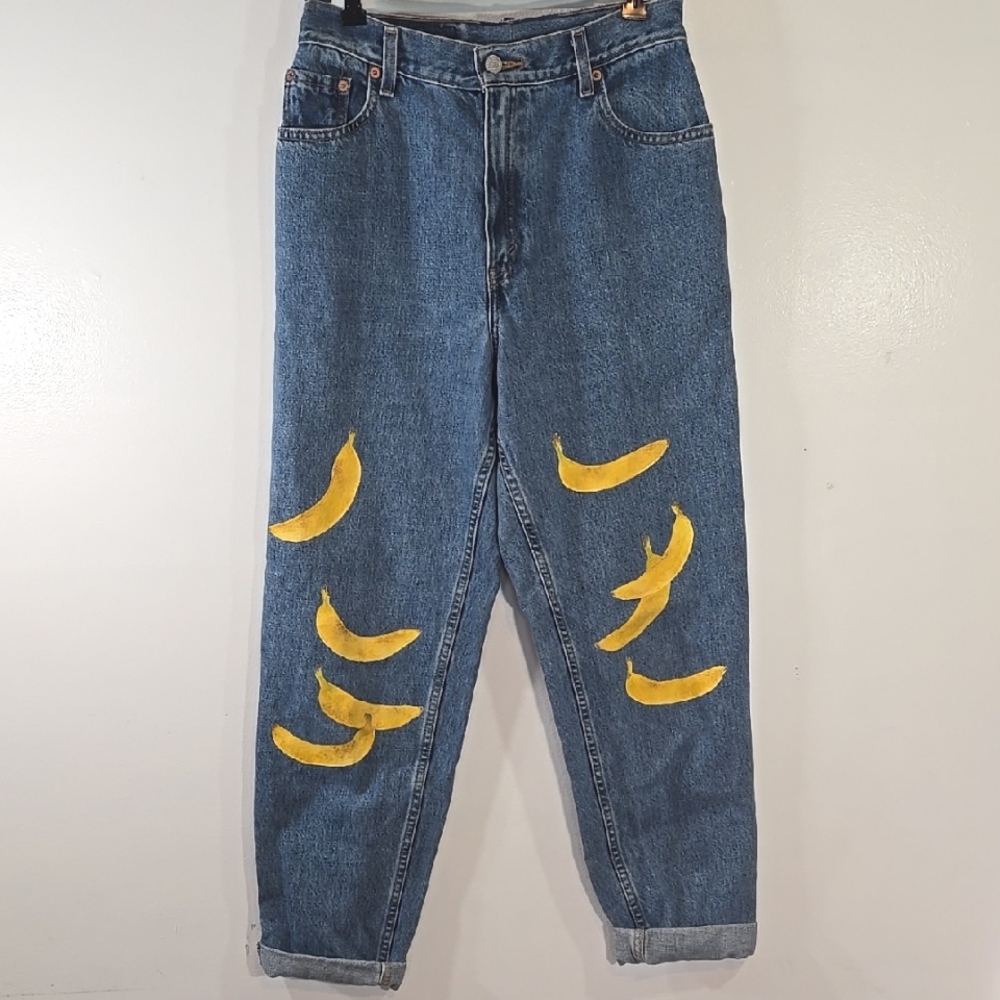 Levi's 550 Relaxed Blue Denim Painted Yellow Banana Design Tapered Leg Jeans